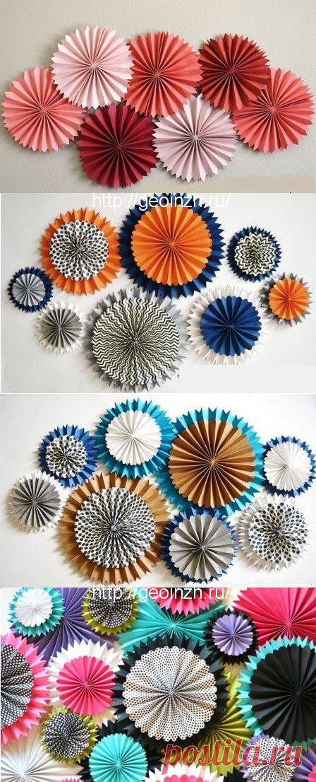 Как быстро сделать крашения из бумажных вееров на стену своими руками