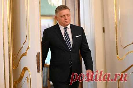 Премьер Словакии заявил о преимуществе России на переговорах с Украиной. Теперь Россия будет диктовать условия на переговорах с Украиной. Премьер Словакии подчеркнул, что Россия не уйдет из Крыма, Донецка и Луганска. Он также призвал европейские страны перестать отправлять в Киев оружие. Ранее в мире были убеждены, что с помощью денег и оружия можно было уничтожить Россию.