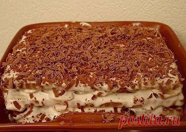 Торт из печенья с бананом на скорую руку

Ингредиенты:

2 пачки сахарного печенья (в России это скорее всего 