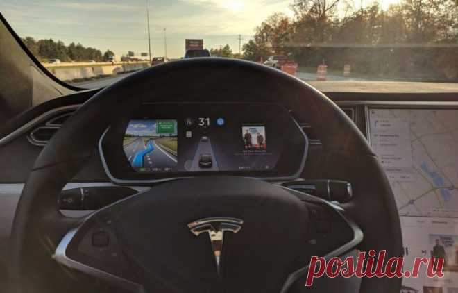 В Калифорнии пьяный водитель Tesla включил автопилот и уснул за рулем на скорости более 100 км/ч. Видео. – В РИТМІ ЖИТТЯ в Калифорнii... Posted by Sergey Lunyov on Monday, 2 April 2018 Водитель Tesla Model S уснул за рулём и протаранил припаркованную на обочине фуру. Авария произошла в калифорнийском городе Санта-Моника. На кадрах видно, как машина едет по дороге. Из-за руля её не видно. Через пару секунд после столкновения автомобиль резко поворачивает влево и врезается в припаркованный на об…