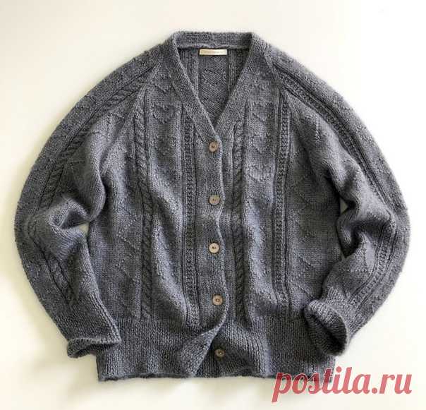 Запись на стене Кардиган 💫 Sweet Gift of Love 💫Кардиган оверсайз, вяжется снизу вверх, в две нити. Состоит из 4 панелей, которые затем сшиваются матрасным швом.  Каждый размер в описании имеет свои индивидуальные части СХЕМЫ !!!! (на миллиметровой бумаге) для полочек переда, спина и рукава.  Размеры:🧵 S (M) L (XL) На окружность груди: 80-90 (90-100) 100-110 (110-120) см  Окончательные размеры изделия по груди + припуск: 104 (1...