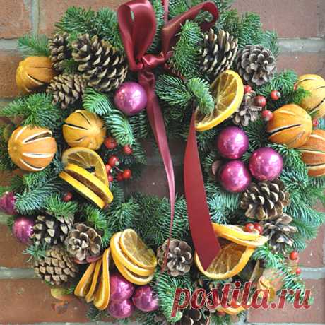 32 DIY Christmas Wreath for Your Front Door - Clicky Pix