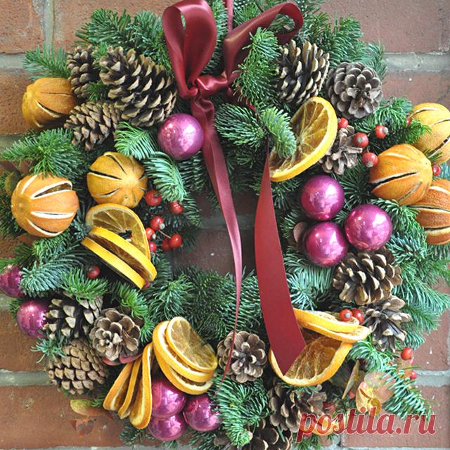 32 DIY Christmas Wreath for Your Front Door - Clicky Pix