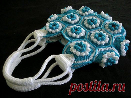 Поделки своими руками - Вязанная сумочка крючком из цветочных мотивов
