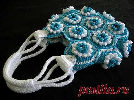 Поделки своими руками - Вязанная сумочка крючком из цветочных мотивов
