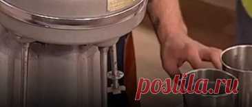 Найден рецепт знаменитого молочного коктейля из СССР - ♀♂  Гостиная для друзей - Социальная сеть "МТ.RU" Российский блогер раскрыл секрет знаменитого молочного коктейля, который подавали в СССР во многих кафе, а также в буфетах лучших кинотеатров и театров. Сейчас в заведениях общественного питания много молочных коктейлей. Но все-таки, по вкусу на тот коктейль они не похожи. Однако, любимое Подписывайтесь, читайте, комментируйте, ставьте лайки