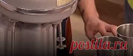 Найден рецепт знаменитого молочного коктейля из СССР - ♀♂  Гостиная для друзей - Социальная сеть "МТ.RU" Российский блогер раскрыл секрет знаменитого молочного коктейля, который подавали в СССР во многих кафе, а также в буфетах лучших кинотеатров и театров. Сейчас в заведениях общественного питания много молочных коктейлей. Но все-таки, по вкусу на тот коктейль они не похожи. Однако, любимое Подписывайтесь, читайте, комментируйте, ставьте лайки