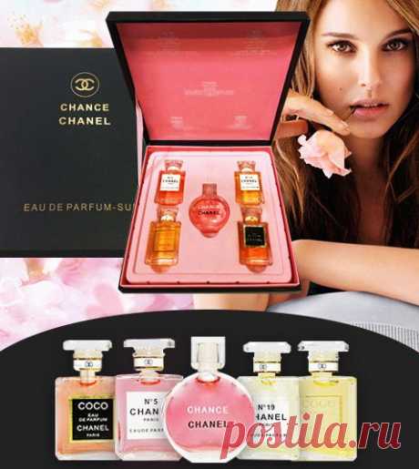 ПОДАРОЧНЫЙ НАБОР 
Chanel №5 Квинтэссенция женственности, абстрактная композиция вокруг восхитительного пудрово-цветочного букета. 
Начальные ноты грасского нероли постепенно переходят в чувственные цветочные аккорды двух уникальных парфюмерных материалов, майской розы и грасского жасмина.
Показать полностью…