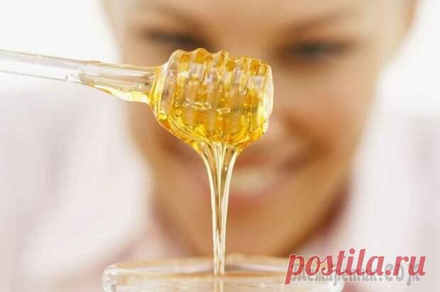 Скраб для лица и тела из мёда: 8 лучших рецептов
Мёд – один из самых востребованных продуктов в домашней косметологии. На его основе делают маски, лосьоны, кремы и, конечно, скрабы. Такая популярность пчелиного продукта обусловлена не только богатейшим составом, но и вязкой консистенцией. Медовые косметические средства хорошо распределяются по коже, долго сохраняют тепло. Кроме того, они могут храниться от нескольких дней до полумесяца. Ведь мёд […]
Читай пост далее на сайте. Жми ⏫ссылку выше