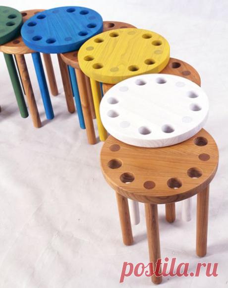 Пирамида из табуреток