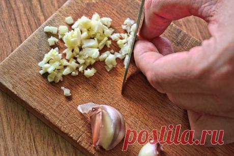 Как_вылечить_суставы_настойкой_с_чесноком Народная медицина — рецепты, советы, способы, cекреты и народные средства.