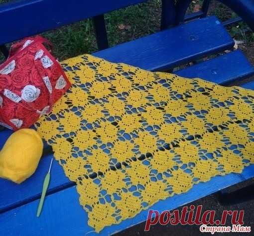 Шаль с розами в технике филейного вязания
