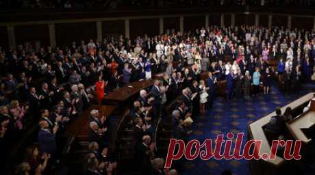 Без Украины и Израиля: почему в конгрессе США приняли законопроект о двухэтапном финансировании правительства. Палата представителей конгресса США одобрила предложенный спикером Майком Джонсоном законопроект о двухэтапном временном финансировании правительства без выделения средств на помощь Украине и Израилю. Документ нацелен на недопущение шатдауна в США, который может произойти после 17 ноября, если обе палаты не придут к консенсусу относительно бюджетных расходов. При этом неспособность…