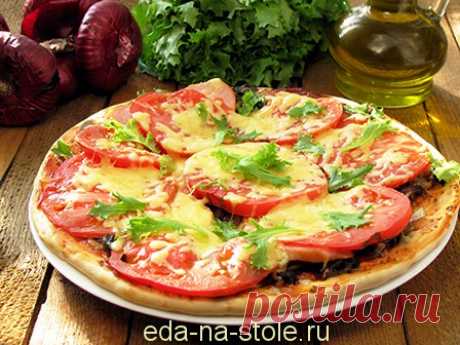 Пицца с грибами и сосисками | Еда на столе