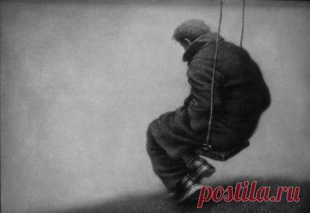 Люди дешевеют, вещи дорожают…
Просто бездуховность в мире процветает.
Уточкою губы, «селфи» с голым задом…
Были бы финансы — доброты не надо.

Мимо инвалидов и котов облезлых
Едет модный перец с фейсом бесполезным.
У него стабильность — папа в депутатах
И диплом не хилый — он учился в Штатах.

Кто-то за идею и семью воюет,
Кто-то из генштаба званьями торгует...
Звёзды на погонах за продажу пленных,
Но они дешевле слёз обыкновенных…

Горе-командиру вдруг «героя» дали,
Чтоб ...