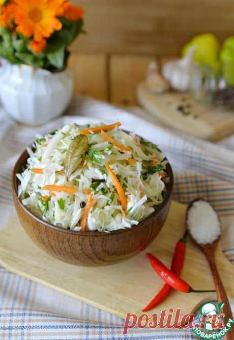Салат из капусты с горячей заливкой – кулинарный рецепт
