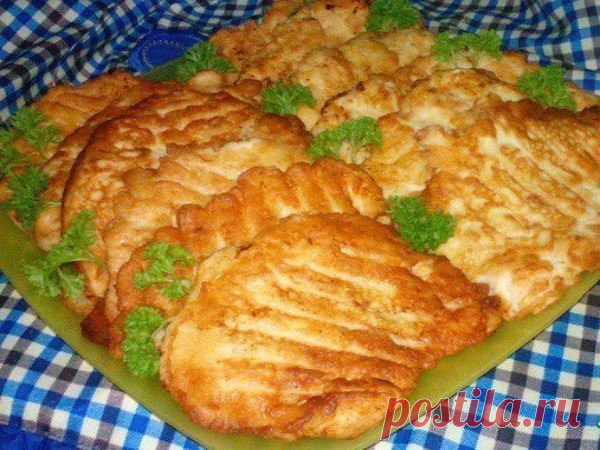 Супер вкусные отбивнушки из куриного филе с тонкой луковой ноткой.