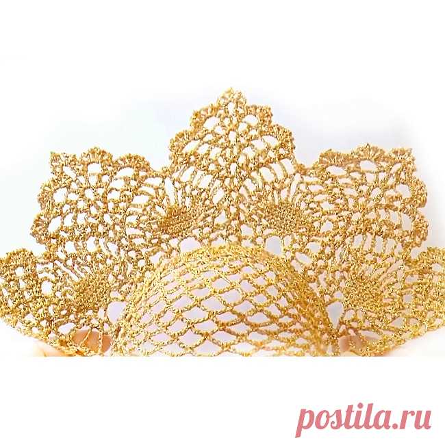 Вязаная корона и кокошник крючком. Мастер-классы Корона крючком способна вмиг превратить малышей в Принцев, Принцесс, Снежинок и Снегурочек!Действительно, вязаной короны или кокошника, и подходящего платья будет достаточно, чтобы получился роскошный праздничный наряд. Если вы любите и умеете вязать крючком, обюязательно воспользуйтесь этой идеей!