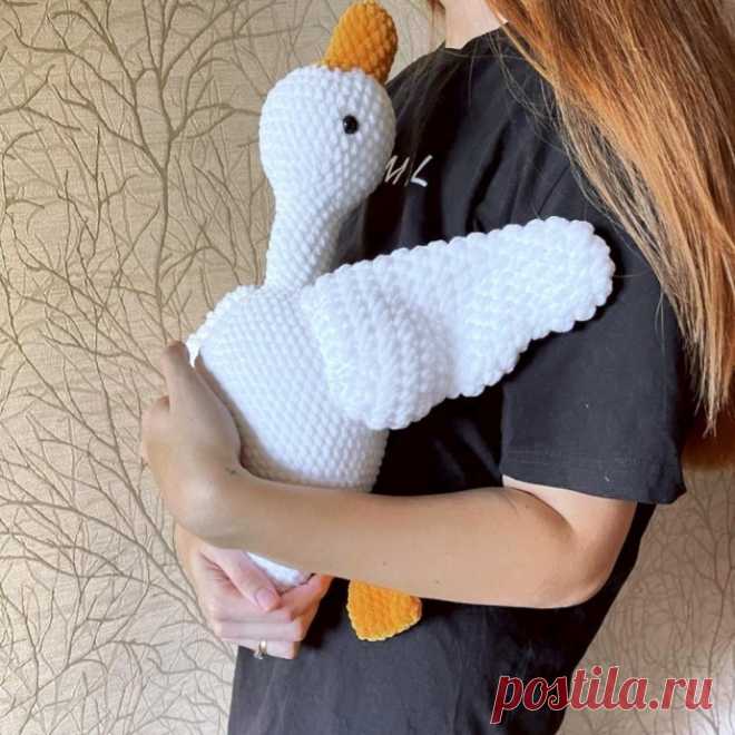 Гусёночек крючком. Автор: magic_toys_di

https://umelki.online/gus-obnimus-krjuchkom/