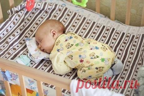 Девять месяцев носишь в животе… Почти год — на руках… Потом долгие годы — на шее… :)) … Но вот в сердце — всю жизнь