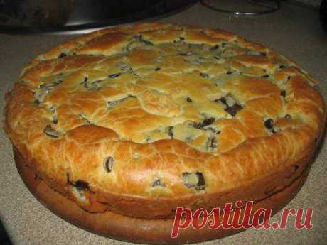 ПИРОГ с  СЫРОМ, СОСИСКАМИ И ЯЙЦАМИ В МУЛЬТИВАРКЕ!