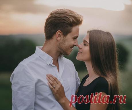 Как приворожить мужчину по фото в домашних условиях самостоятельно? Когда девушка не имеет возможности очаровать понравившегося парня собственным обаянием, то она непроизвольно думает о чародейских действиях. И это