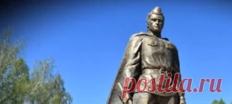 В Заинске, административном центре одноименного района в Татарстане, сгорел огнеупорный памятник воину-освободителю, установленный в честь юбилея победы в ВОВ. Монумент не простоял и года.