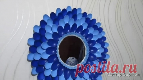 Идея декора своими руками из пластиковых ложек