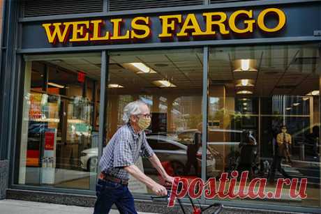 Жителей США оставили без удобных кредитов. Американский банк Wells Fargo оставил жителей США без удобного и востребованного вида потребительского кредитования — возобновляемой кредитной линии. Соответствующие письма банк уже начал рассылать клиентам. В них говорится, что новые кредитные линии уже не открываются, а существующие будут скоро закрыты.