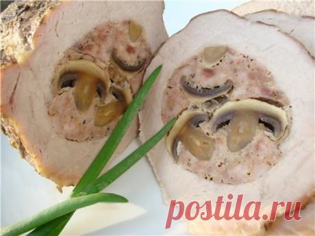 Запеченная фаршированная свинина.
1 кг... / Еда и напитки / СВИНИНА / Pinme.ru