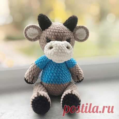 PDF Бычок крючком. FREE crochet pattern; Аmigurumi animal patterns. Амигуруми схемы и описания на русском. Вязаные игрушки и поделки своими руками #amimore - корова, коровка, телёнок, плюшевый бык, большой бычок из плюшевой пряжи.