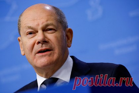 Шольц рассказал об аналоге плана Маршалла для Украины. Запад хочет обеспечить оказание помощи Украине на ближайшие десятилетия, речь идет о мерах, аналогичных «плану Маршалла». Об этом рассказал канцлер Германии Олаф Шольц. О предложении Шольца и главы Еврокомиссии Урсулы фон дер Ляйен создать такой фонд помощи для Украины стало известно еще 23 октября.