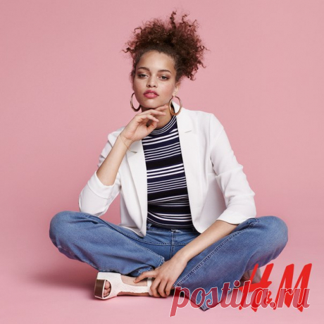 Всегда актуальная полоска, брюки-клеш и обувь на платформе - создай модный образ с нашей новой коллекцией! #HMFashion #HM