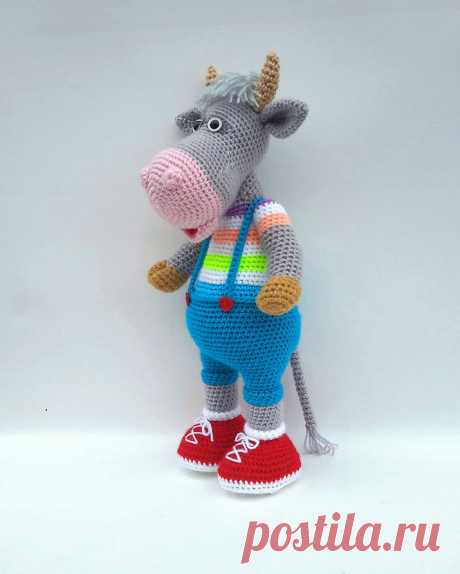 PDF Бычок Добрячок крючком. FREE crochet pattern; Аmigurumi animal patterns. Амигуруми схемы и описания на русском. Вязаные игрушки и поделки своими руками #amimore - корова, коровка, телёнок, большой бык, бычок.