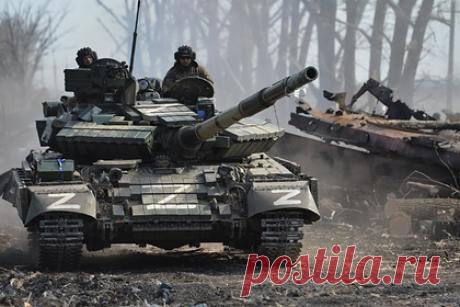 Войска ДНР взяли под контроль железнодорожную станцию под Донецком. Народная милиция ДНР продолжила преследование отступающей 25-й воздушно-десантной бригады Вооруженных сил Украины (ВСУ), взяв под контроль населенный пункт Верхнеторецкое и железнодорожную станцию Новобахмутовка. Бои между украинскими войсками и военнослужащими республики завязались в этом районе в ночь на 23 марта.