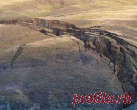 МЕГА-ВУЛКАН ЙЕЛОУСТОУН ТРЕСНУЛ: НАЧАЛО АПОКАЛИПСИСА (ФОТО)