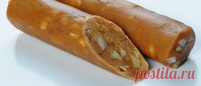 Простой рецепт сливочных колбасок из печенья Существует очень много самых разнообразных рецептов сладких колбасок, которые с детства знакомы многим, а основой таких вкусных десертов являются такие компоненты, как сгущенное молоко, а также печенья. Такой...