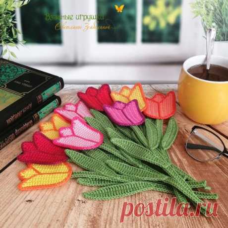 PDF Закладка Тюльпан крючком. FREE crochet pattern; Аmigurumi flower patterns. Амигуруми схемы и описания на русском. Вязаные игрушки и поделки своими руками #amimore - декоративная закладка для книги в виде цветка тюльпана, книжная закладка, цветочек, цветы, 8 марта.