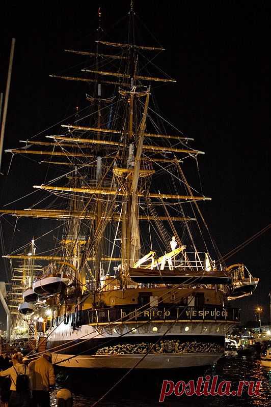 Amerigo Vespucci - Amsterdam, Noord-Holland | Joke Zijlstra-hillebrand приколол(а) это к доске Amsterdam