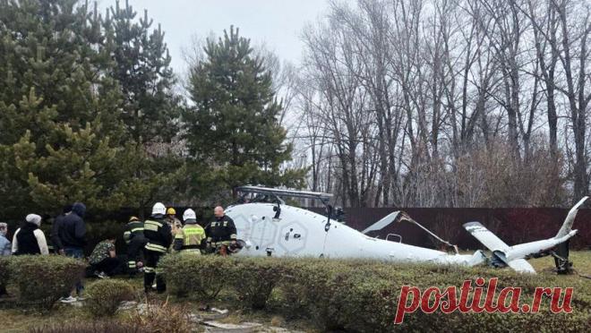 Частный вертолет совершил жесткую посадку в Башкирии. Частный вертолет Eurocopter AS-350 совершил жесткую посадку в Кировском районе Уфы в Башкирии. Об этом сообщила Приволжская транспортная прокуратура в Telegram-канале. По информации надзорного ведомства, воздушное судно приземлилось ...