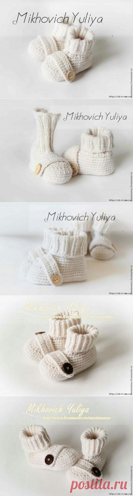 МНЕ У ЭТИХ ПИНЕТОК ОЧЕНЬ НРАВИТСЯ РЕЗИНКА КАК У НОСОЧКОВ, БУДЕТ ЛУЧШЕ НОЖКУ ОБЛЕГАТЬ....
Пинетки с резинкой как у носков. Крючок + спицы