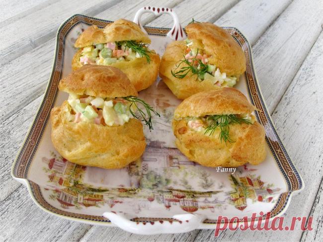 Салат Оливье с колбасой в профитролях | Кошкин дом