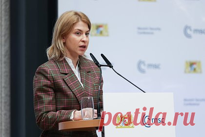 На Украине назвали неожиданной позицию Польши по зерну. Жесткая риторика Польши в отношении экспорта украинского зерна стала неожиданностью для Киева, призналась вице-премьер Украины по вопросам евроинтеграции Ольга Стефанишина. Она упрекнула польскую сторону в «манипуляциях и шантаже» в вопросах, связанных с ввозом зерна.