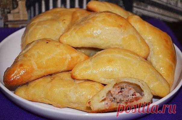 Да это же чудо, как вкусно. Пирожки из творожного теста с мясом 


Сочные и мягкие!









Ингредиенты:
— мука 130 грамм— творог 125 грамм— масло сливочное 125 грамм— яйцо 1 штука— соль 1/4 ч. ложка— фарш — 150 грамм
Приготовление:
 
Перемешать творог с яйцом и …