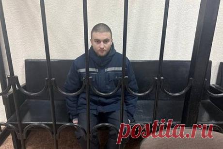 Бывшего бойца «Азова» осудили за расстрелы мирных жителей Мариуполя. В Донецкой народной республике (ДНР) к пожизненному сроку приговорили бойца бригады «Азов» (запрещенная в России террористическая организация) за расстрелы жителей Мариуполя. В 2022 году 26-летний старший солдат Ренат Алиев приказал подчиненным расстрелять четырех гражданских.