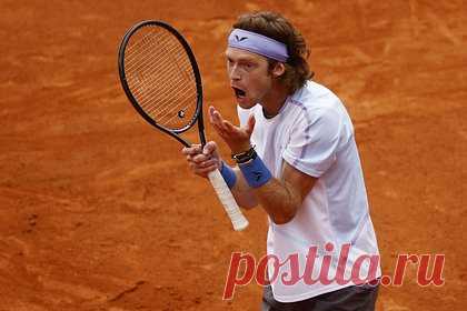 Рублев вылетел в 1/8 финала турнира ATP в Риме. Россиянин Андрей Рублев вылетел в 1/8 финала турнира Ассоциации теннисистов-профессионалов (ATP) в Риме. Он проиграл немцу Яннику Ханфману. Встреча завершилась со счетом 6:7 (5:7), 6:4, 3:6. В апреле 25-летний россиянин выиграл турнир серии ATP Masters 1000 в Монте-Карло.