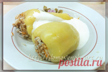 Перец фаршированный мясом и рисом
