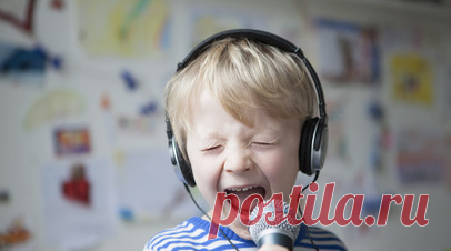 Психолог Абравитова рассказала, как музыка влияет на формирование ребёнка. Агрессивная музыка и её смыслы могут негативно влиять на формирование личности подростка, рассказала в беседе с RT клинический психолог Марианна Абравитова. Читать далее