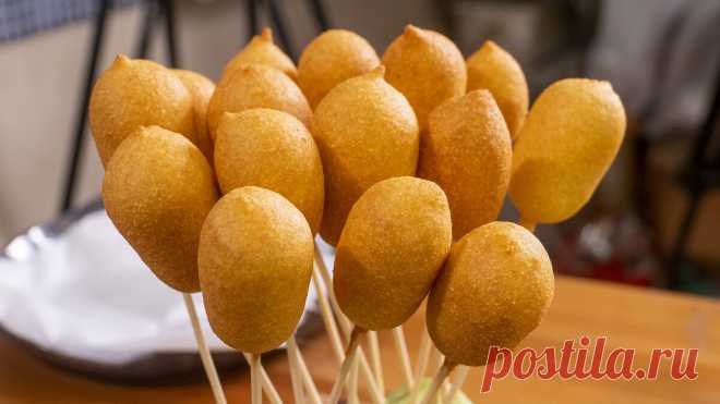 Всего 10 минут и вы бог кулинарии. Корн доги или самые вкусные сосиски в тесте. | Шеф-повар Василий Емельяненко | Яндекс Дзен