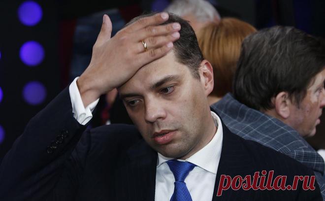 Суд заочно приговорил Милова к восьми годам за «фейки» об армии. Приговор был вынесен Басманным судом Москвы заочно. Поводом для дела стал стрим с участием Милова, в котором он говорил о военных действиях на Украине. Оппозиционер объявлен в международный розыск